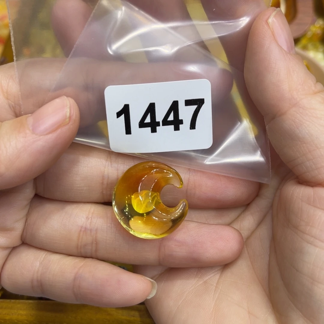 琥珀珠宝奇石未镶嵌