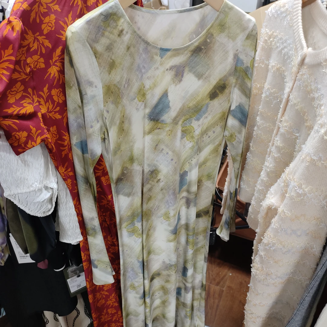 陌妆圆领长袖连衣裙529355