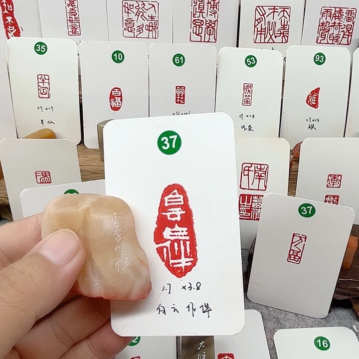 老挝石其他白云作伴