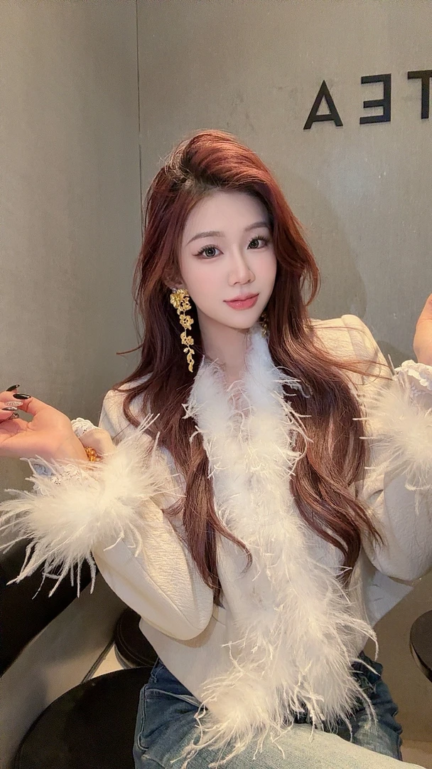 【燕哥家】白月光 法式轻奢毛毛领驼鸟毛拼袖口小香风短款外套