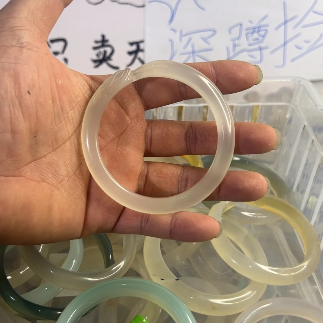 玛瑙/玉髓手镯未镶嵌