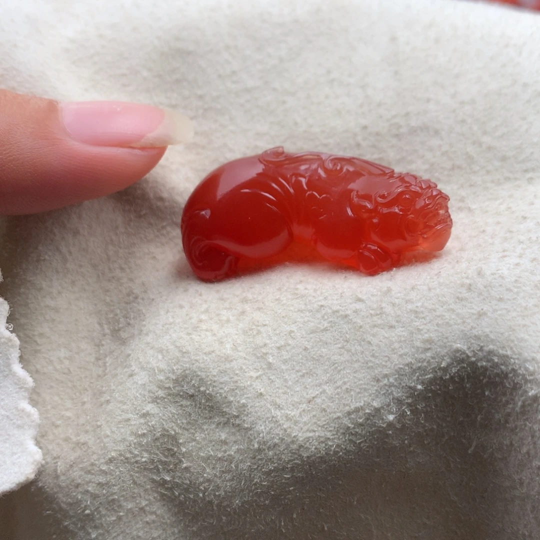 南红玛瑙未镶嵌保山天然原矿南红貔貅雕刻件