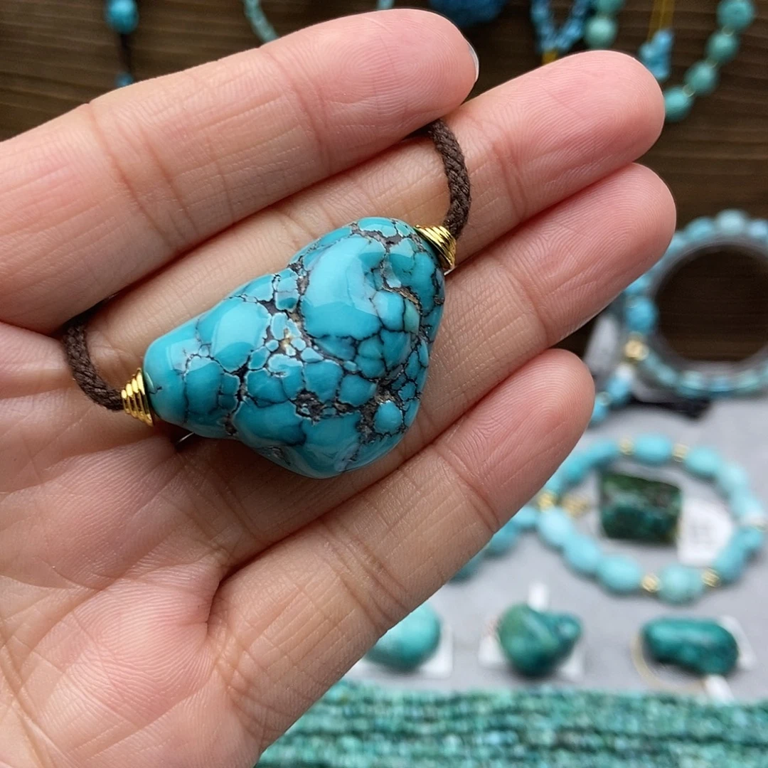 W***。绿松石未镶嵌随形锁骨链