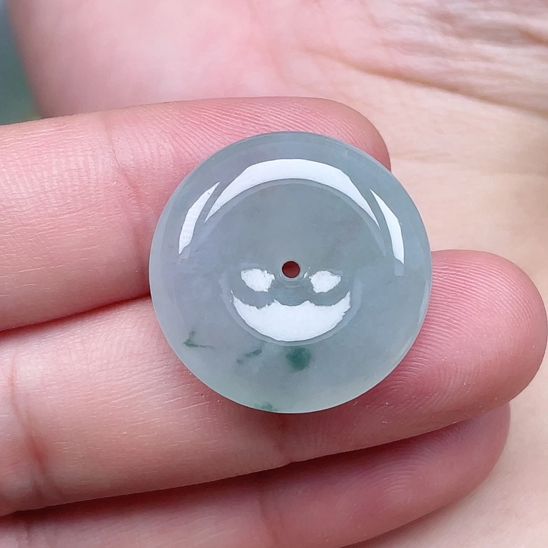 翡翠未镶嵌颈饰平安扣