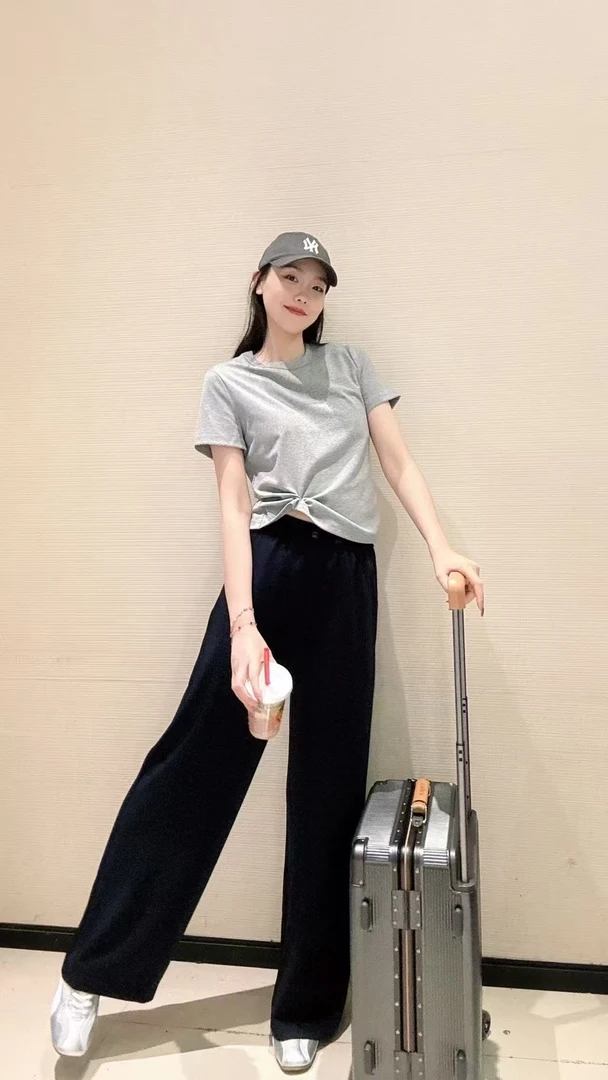 允硕 百搭T 修身纯色杂志风 简单舒适面料有弹性 卡码拍大 325363