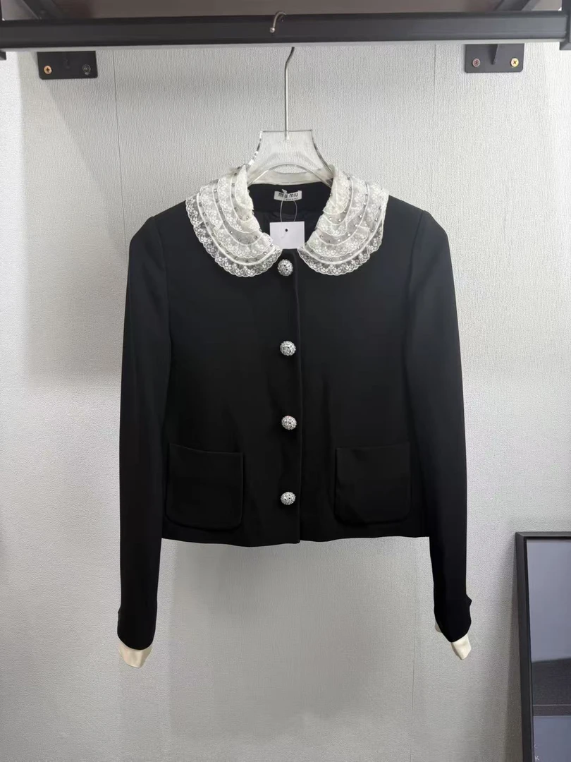 99新 MIU MIU/缪缪 黑色娃娃领镶钻单排扣长袖夹克外套 40码