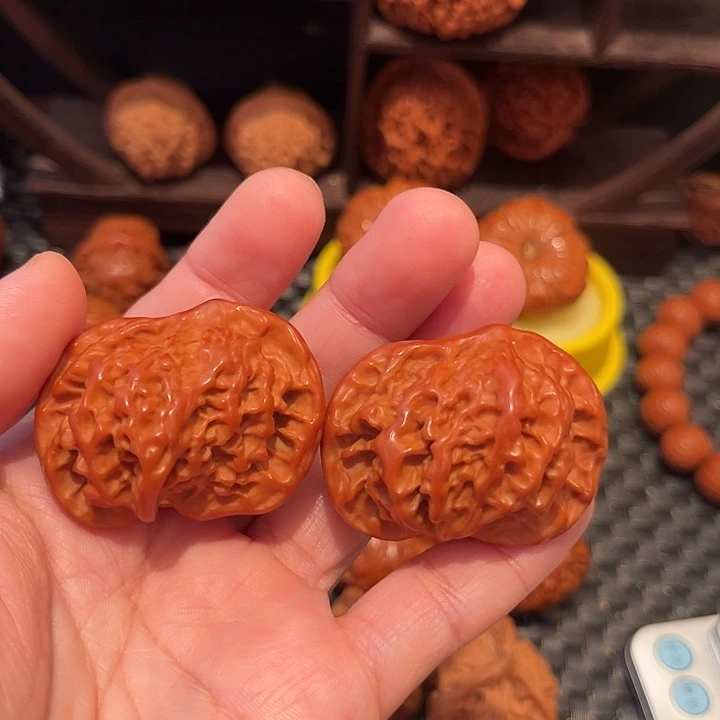 天***缘把件文玩核桃犀牛望月