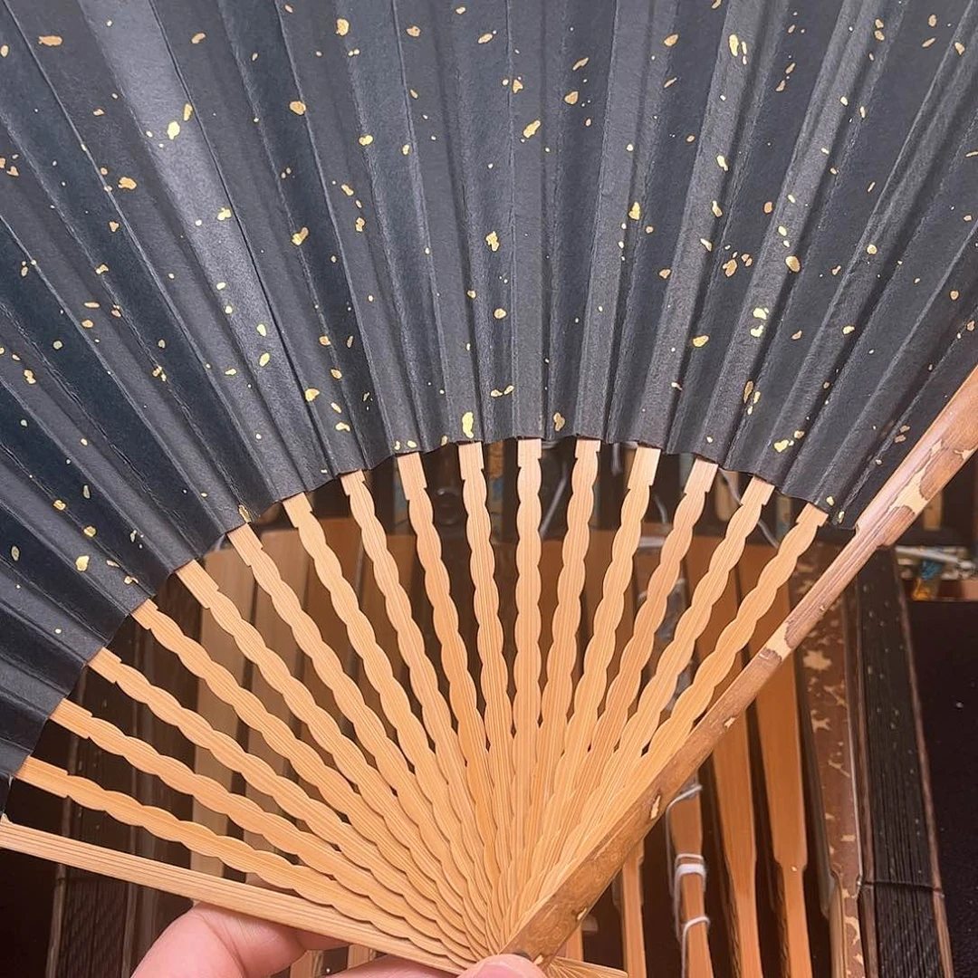 扇子黑色洒金龙鳞梅妃