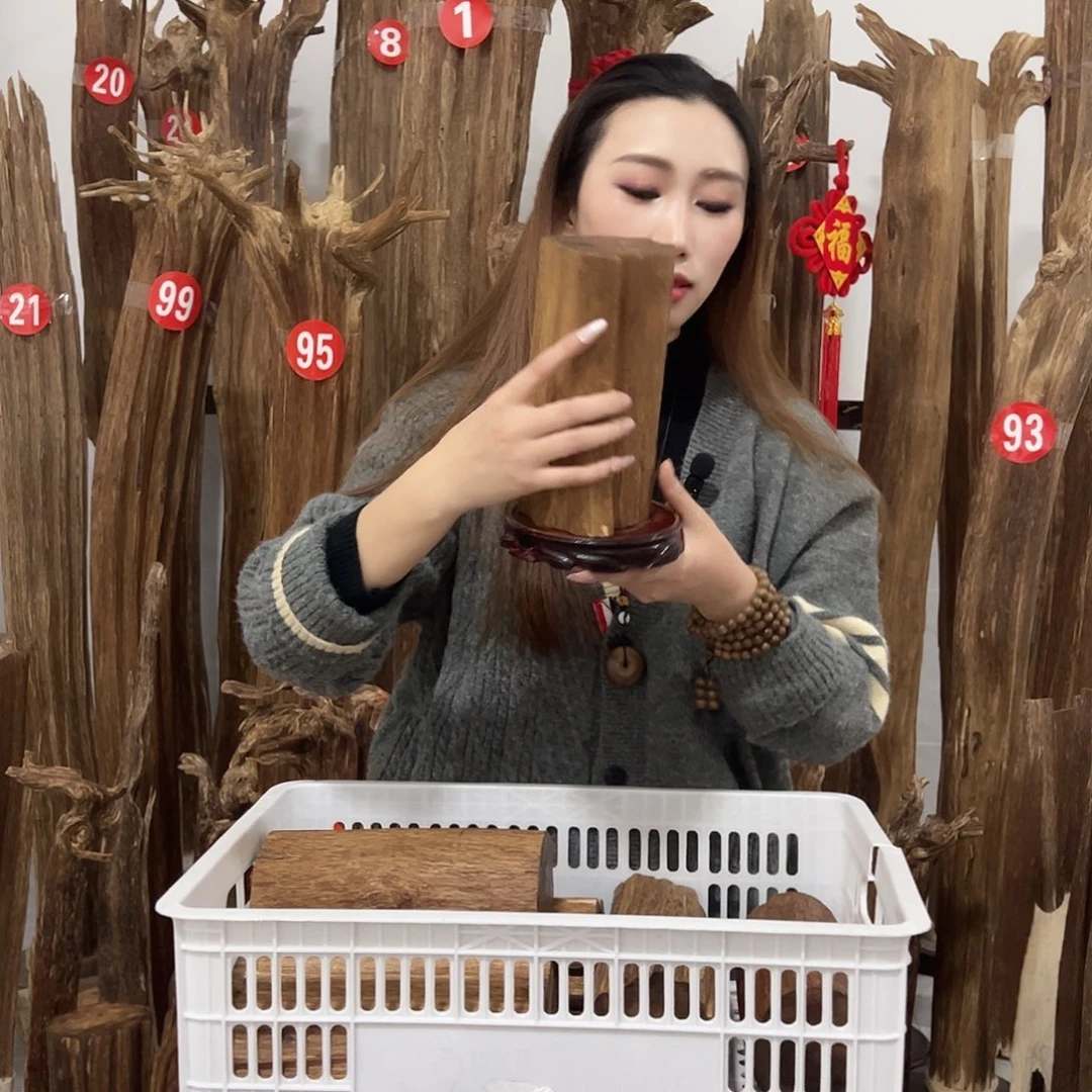 沉香碎屑沉香原材料