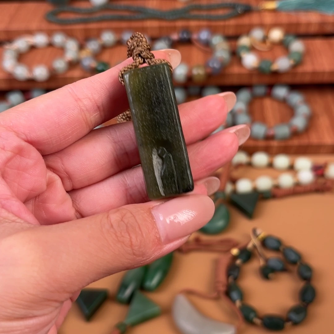 龍***和田玉（糖玉）未镶嵌颈饰