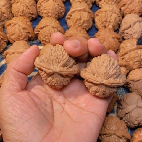 【闪购商品】吊坠文玩核桃N****`白狮子43