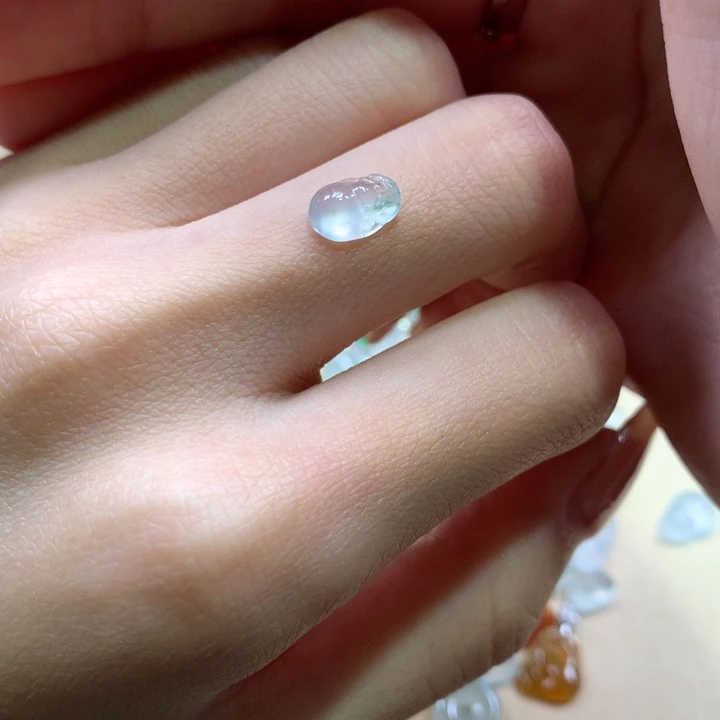 翡翠未镶嵌颈饰金蟾