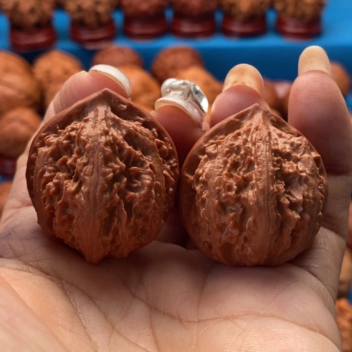 文玩核桃把件玉皇石