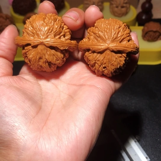 吊坠文玩核桃43球白