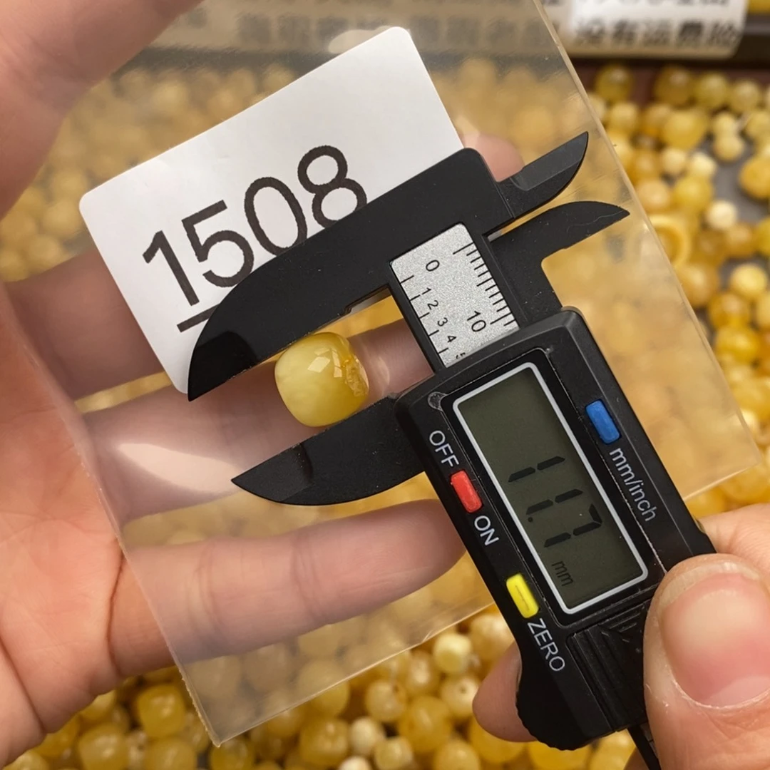 蜜蜡珠宝奇石未镶嵌