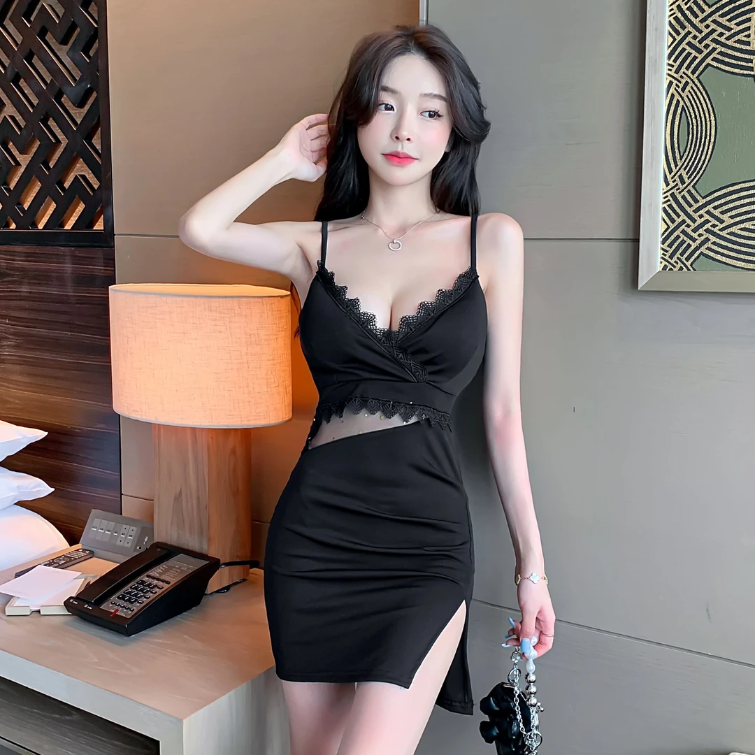 2025夏季新款露腰拼接网纱性感低胸深V领吊带连衣裙夜场蹦迪短裙