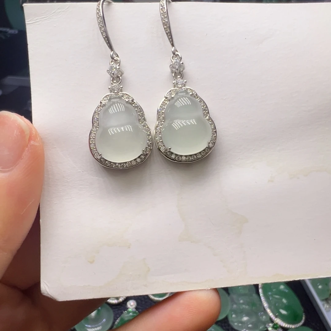 石英质玉未镶嵌颈饰