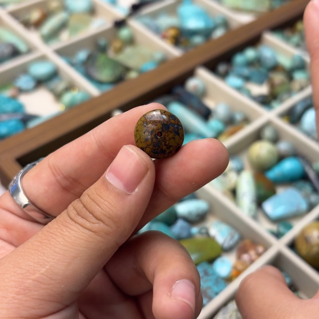 老***耳南红玛瑙未镶嵌绿松石