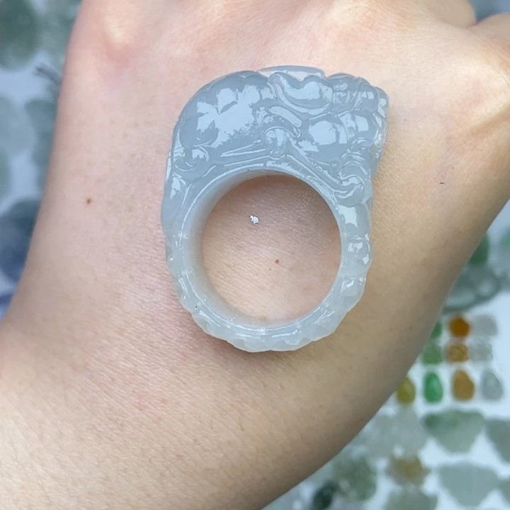 定制翡翠未镶嵌貔貅