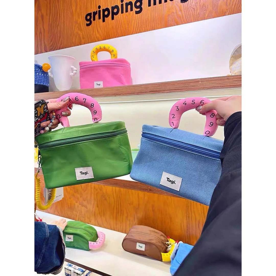可爱撞色化妆包大容量女便携tagi化妆包新款小红书化妆品收纳包
