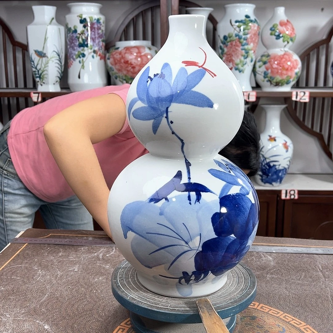 摆件景德镇陶瓷葫青荷