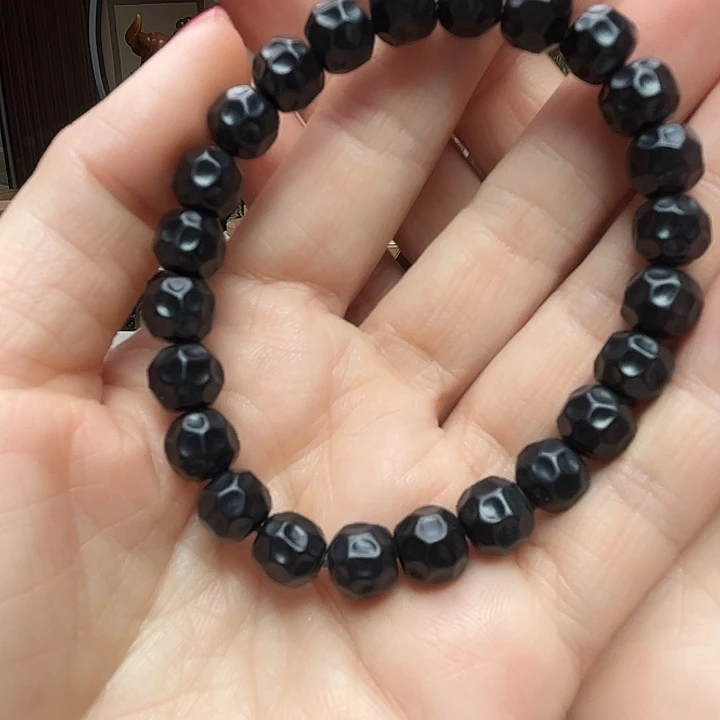 和田玉（墨玉）未镶嵌颈饰卡9珠宝级