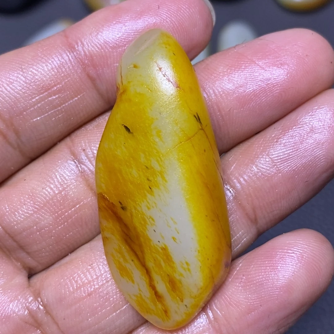未镶嵌和田玉（糖玉）挂件