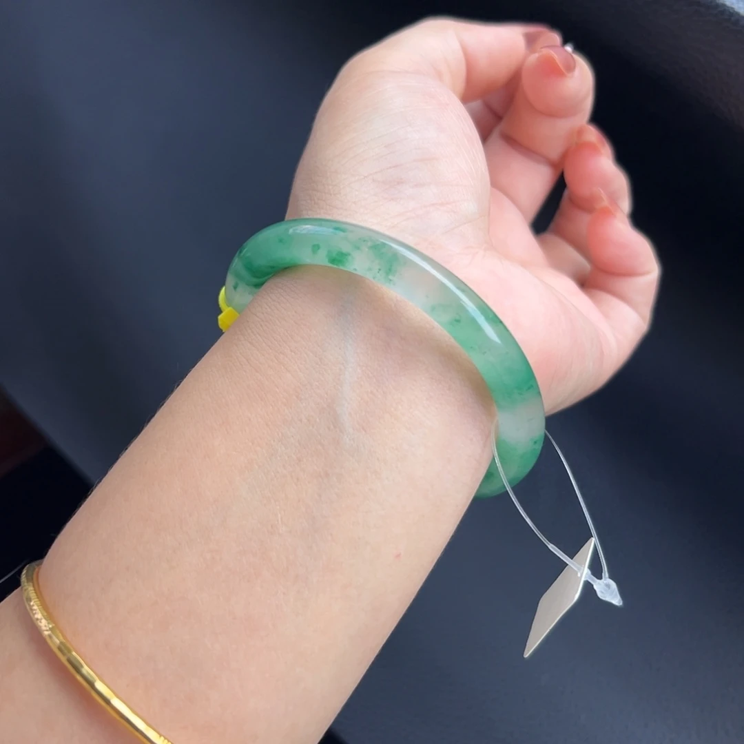 石英质玉未镶嵌手镯55