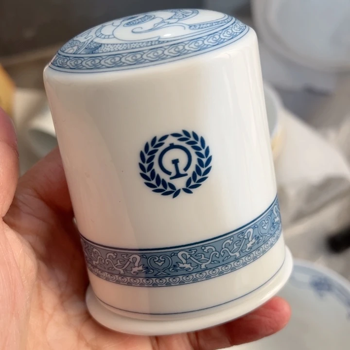 壶中铁牙线桶一个陶瓷