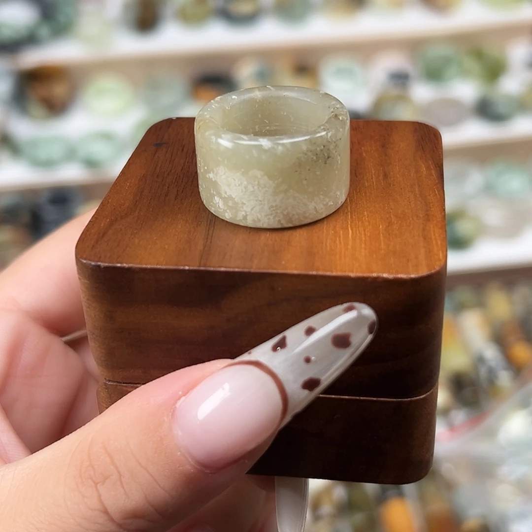 蛇纹石玉未镶嵌戒指内径16.6