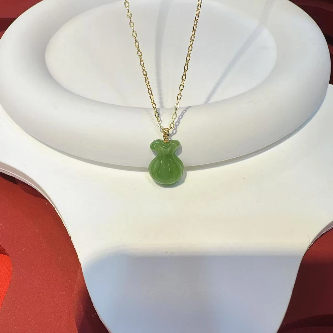 18K金扣14*5mm苹果绿钱袋福袋吊坠HNZ11577