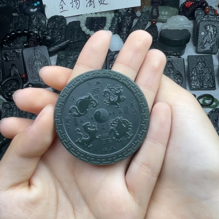 颈饰未镶嵌和田玉