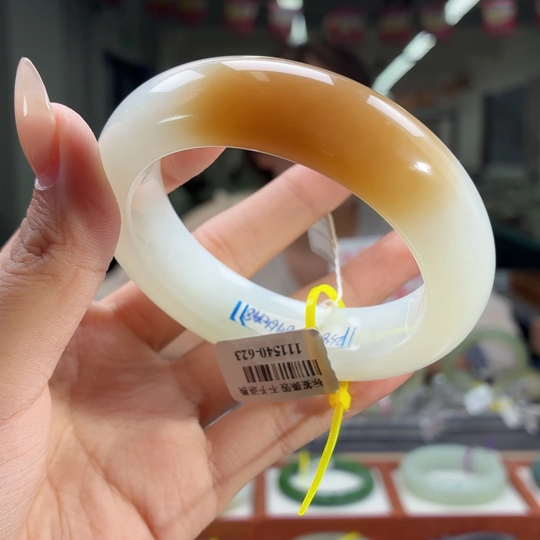 C***y和田玉手镯未镶嵌5455