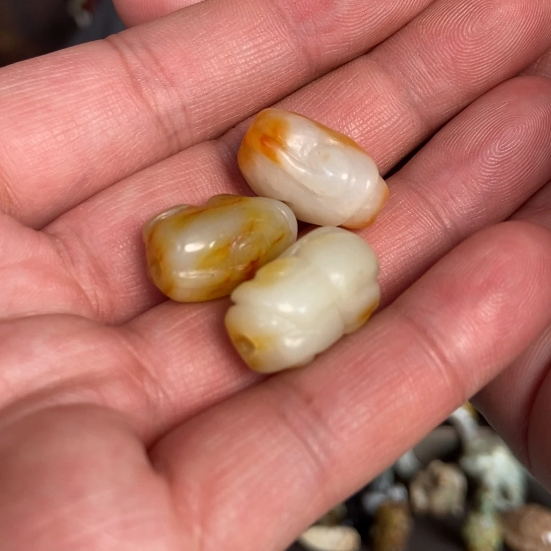 和田玉挂件未镶嵌姐**漠