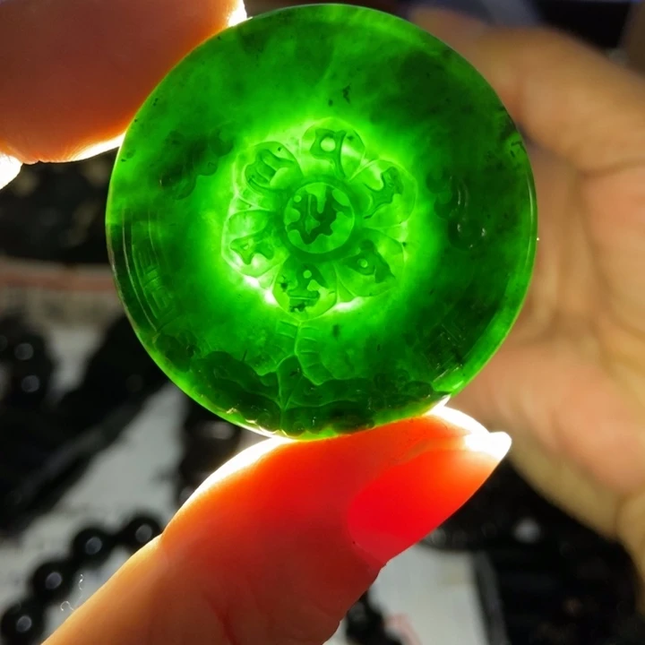 翡翠未镶嵌颈饰墨翠