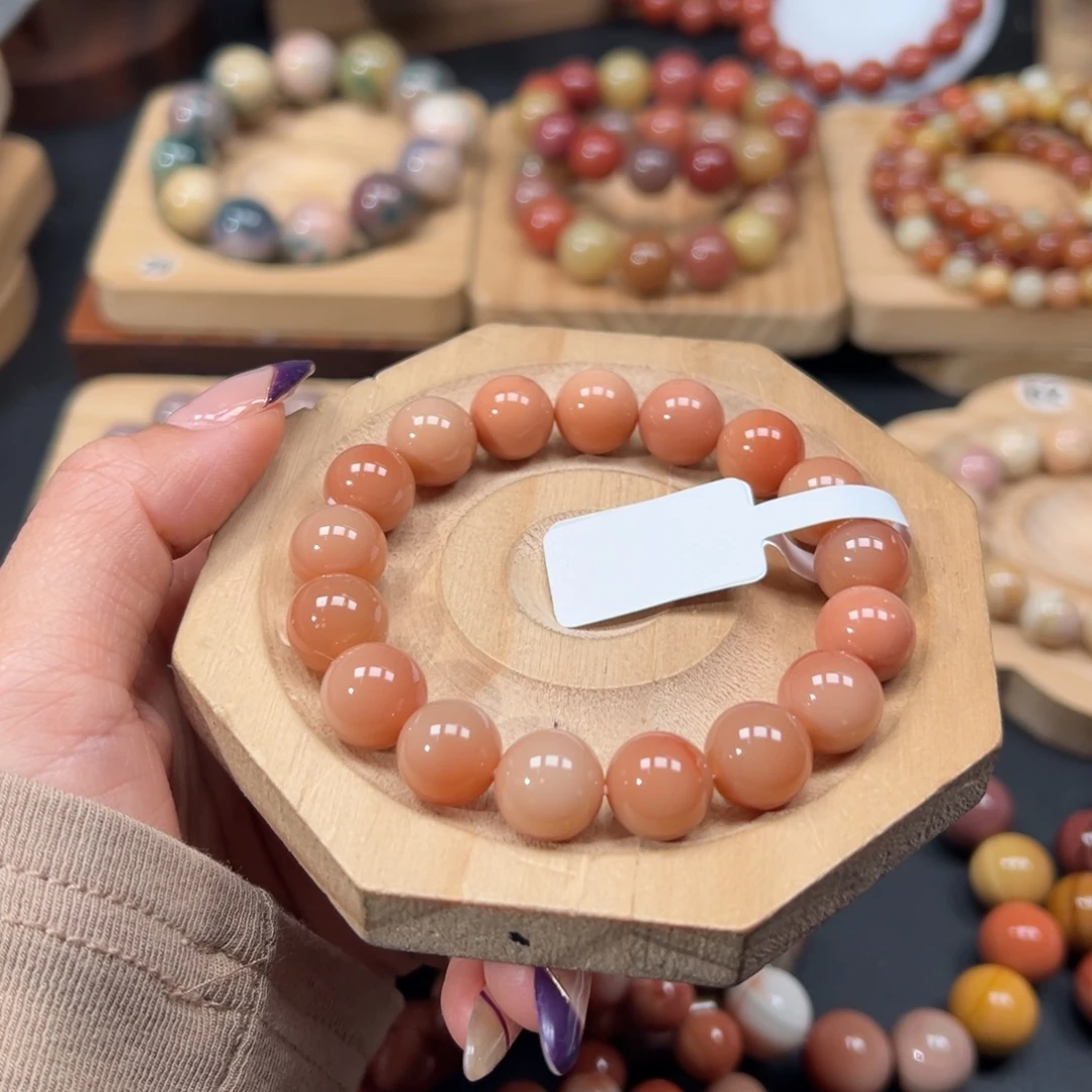 猫***拽石英质玉未镶嵌手链86