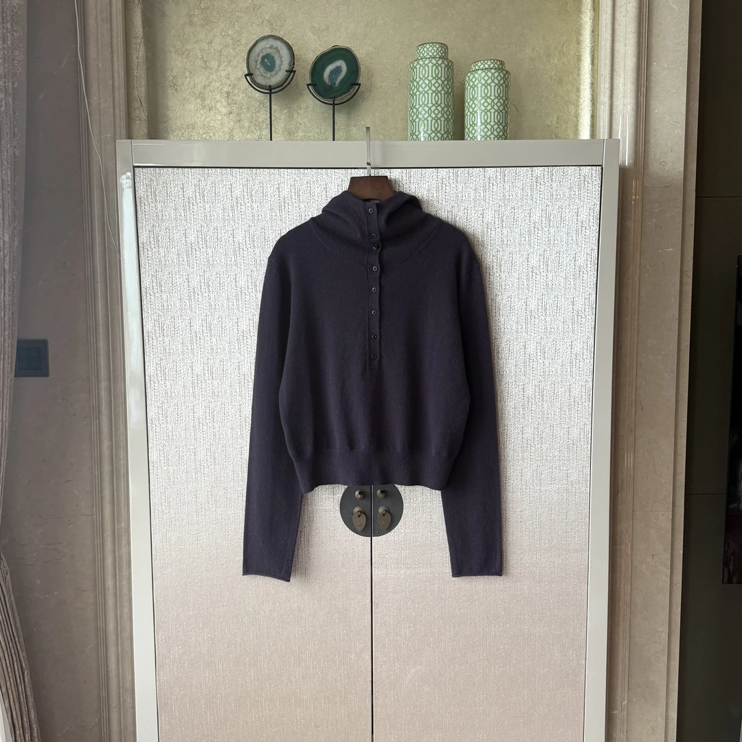 【绒绒团】康赛妮联名皇家A级山羊绒纽扣装饰连帽针织衫