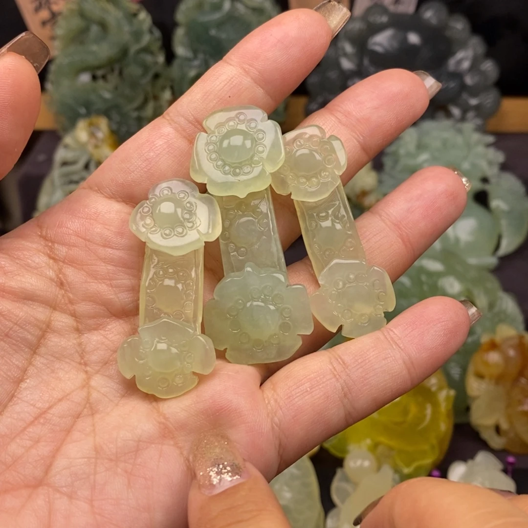 蛇纹石玉未镶嵌吊坠(赠链)