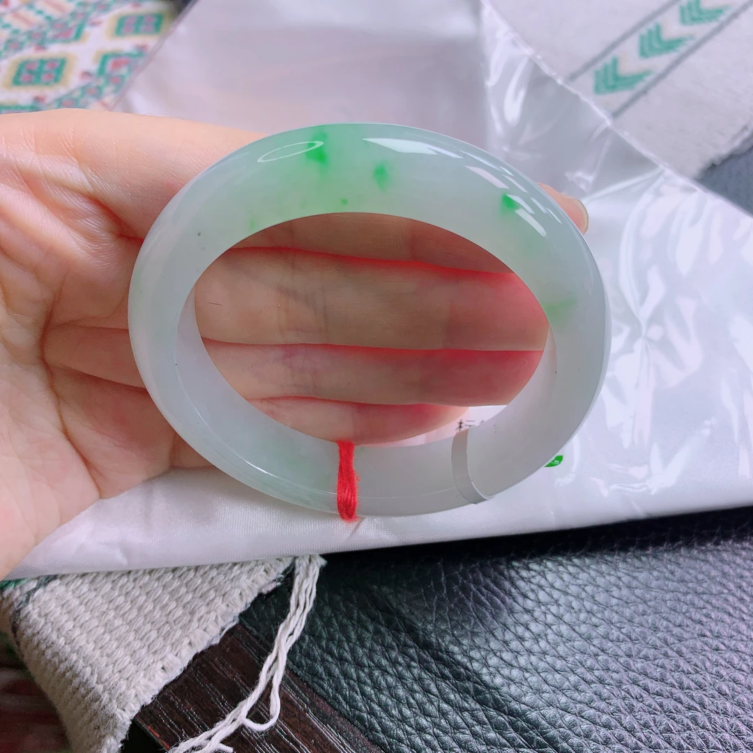 天然缅甸A货纯天然翡翠 正品时尚冰糯种起胶飘阳绿花56圈宽边手镯