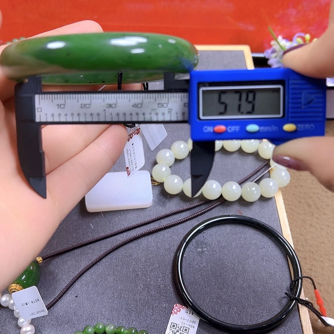 和田玉未镶嵌手镯fs