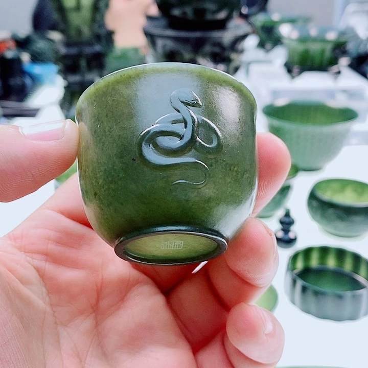 和田玉（翠青玉）未镶嵌把件