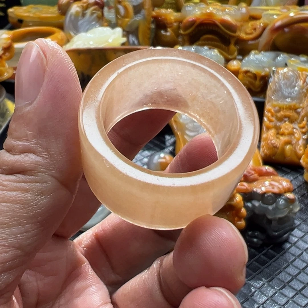石英质玉未镶嵌颈饰