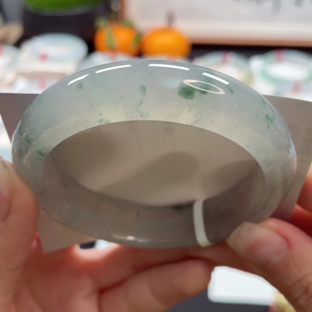 【闪购商品】翡翠手镯未镶嵌56.2轮胎冰透透肉飘花26号