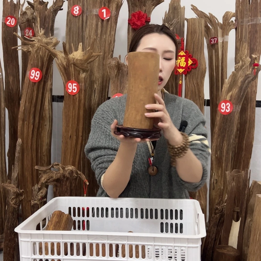 沉香碎屑沉香原材料