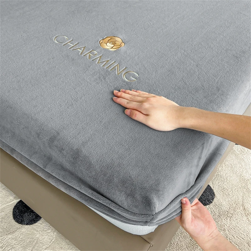 A类牛奶绒刺绣床笠单件冬季加绒床罩防滑床套席梦思床垫保护罩