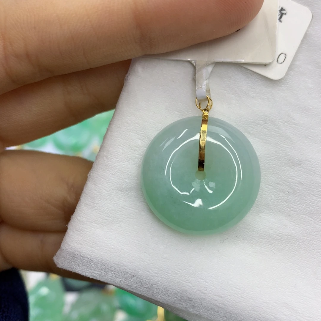 翡翠18K金镶嵌颈饰