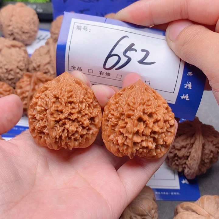 把件桃核38满天星652号牌