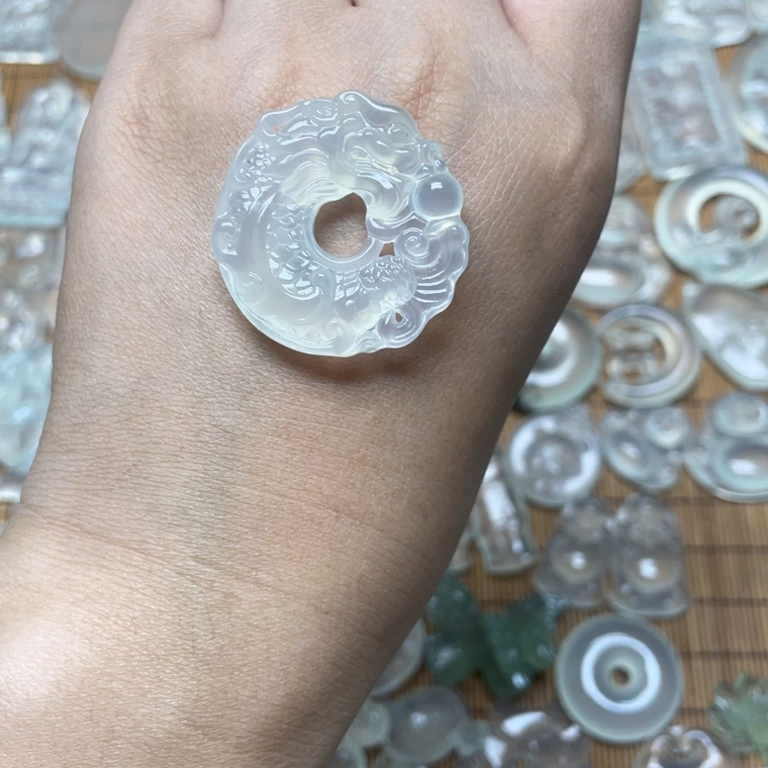 未镶嵌蛇纹石玉颈饰