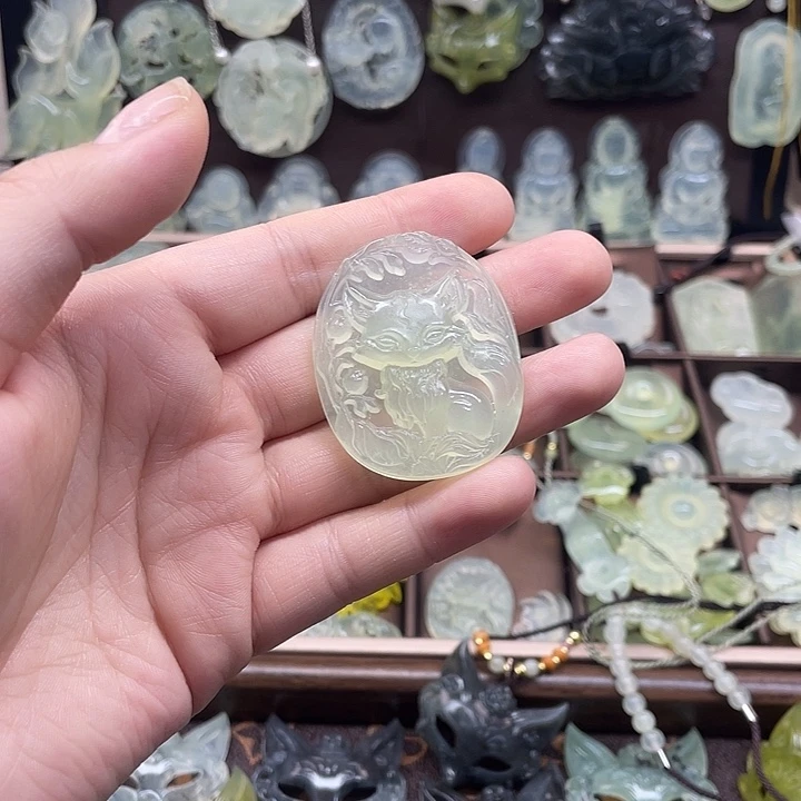 岫玉未镶嵌吊坠(赠链)