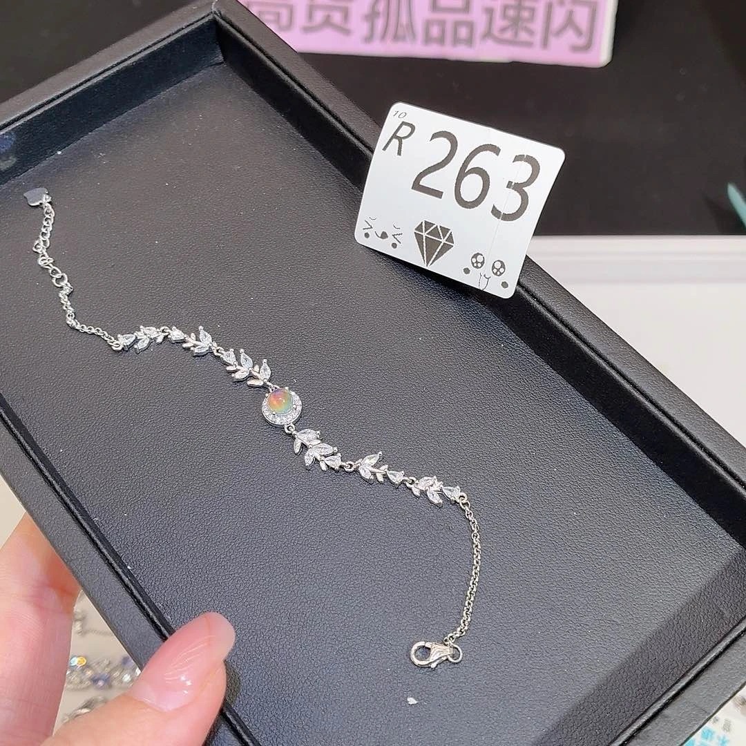 团***睢银S925镶嵌手链长石r263